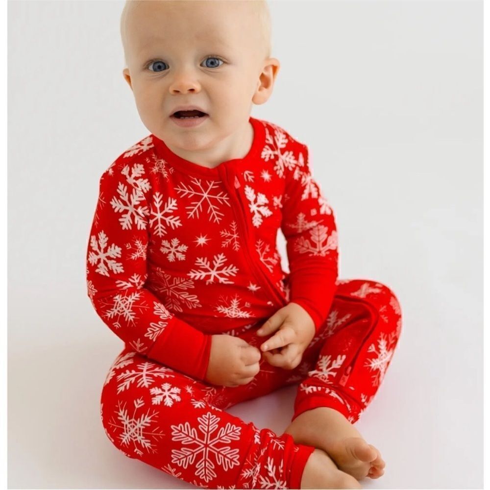 Posh Peanut NWT Zima Snowflake Fitted Convertible Footie Pajamas 3-6 Months